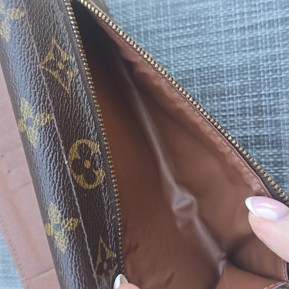 * EUC * Louis Vuitton Eugenie Monogram Wallet - Picture 8 of 14
